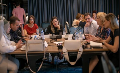 Grupi i liderëve për barazi gjinore: Avancimi i të drejtave të grave dhe vajzave drejt një shoqërie më të mirë